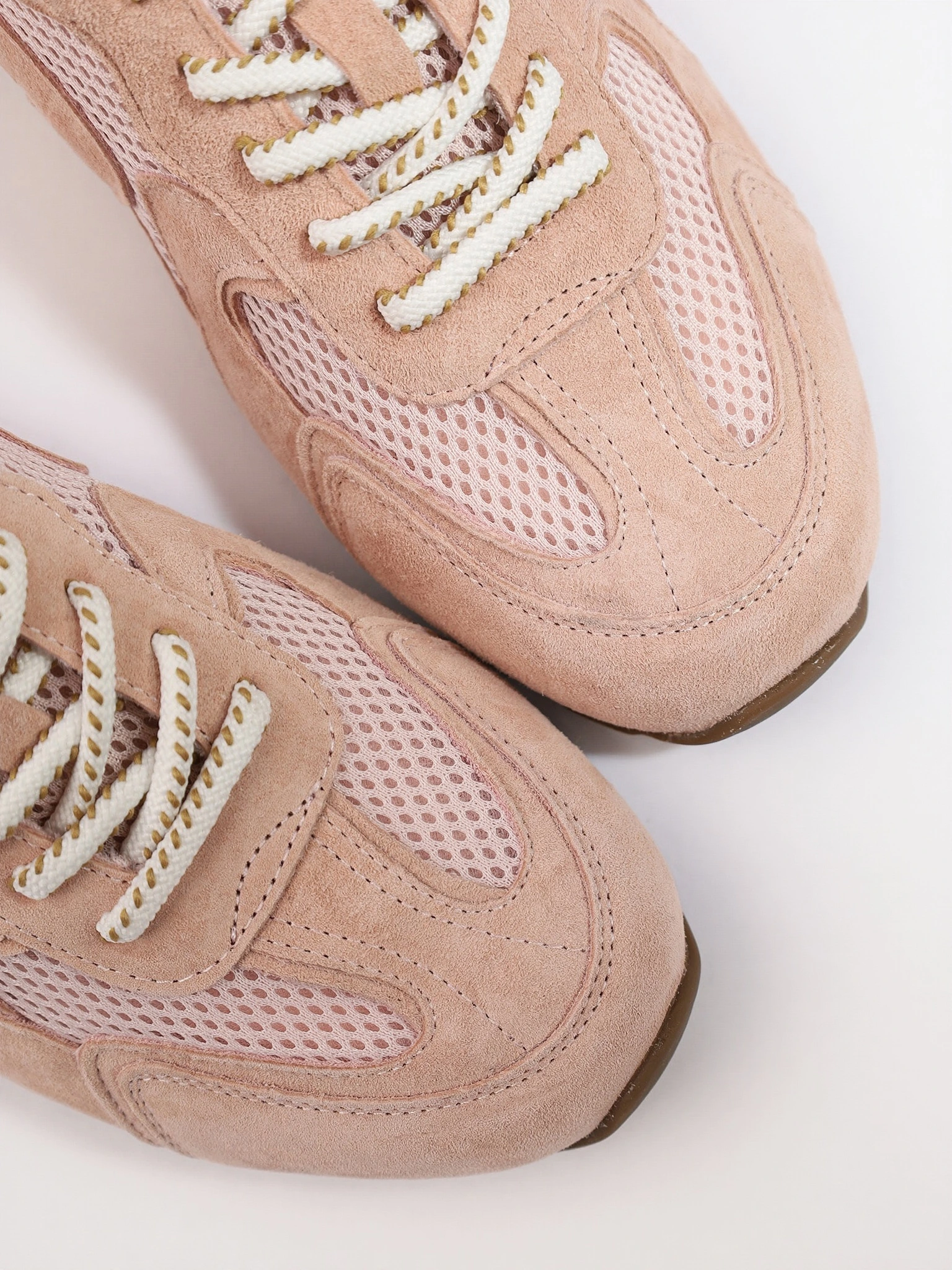 Кроссовки комбинированные розового цвета на низкой подошве